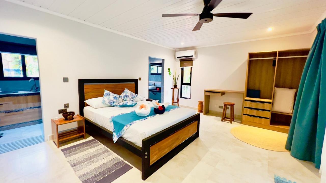Le Port Guest House Baie Sainte Anne Buitenkant foto
