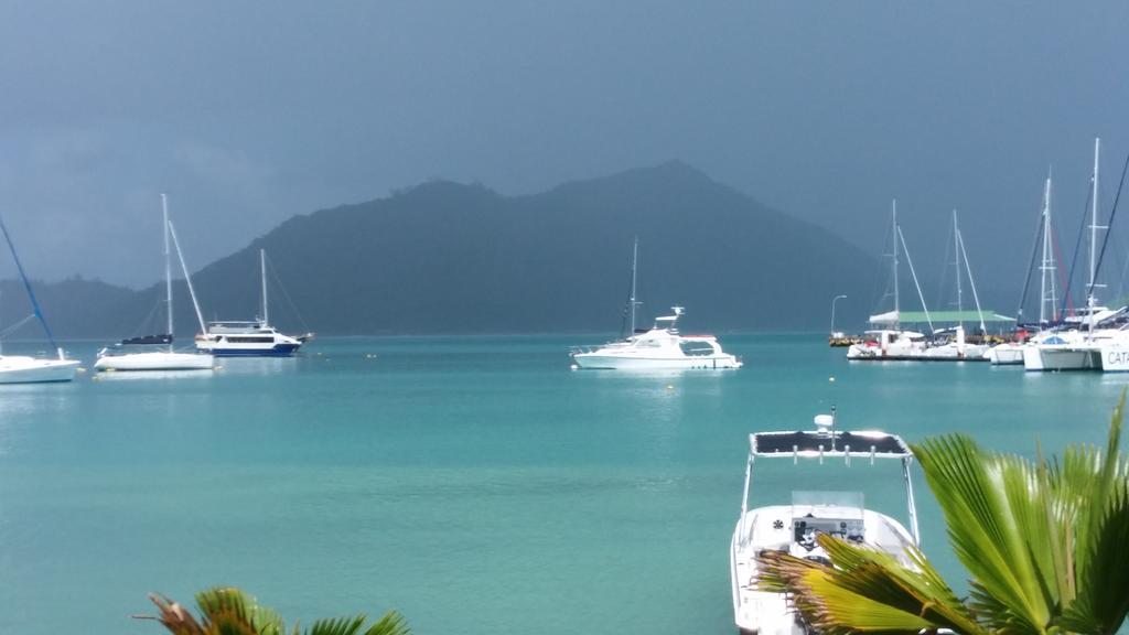 Le Port Guest House Baie Sainte Anne Buitenkant foto